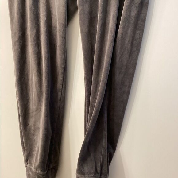 House of Harlow 1960 Lounge Ribbed Velour Pajama set Gray‎ - Picture 14 of 16
